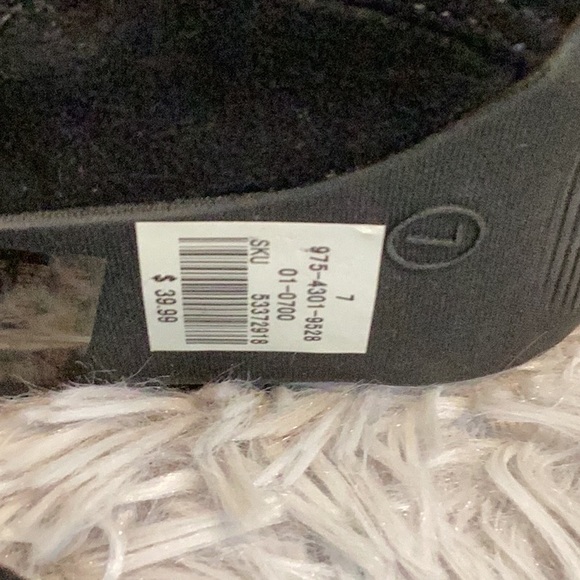 Sirens faux suede embroidered ankle boot size 7 - Picture 6 of 6